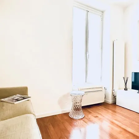 Apartment Bixio Eleven Junior A 7 Minuti Dal Duomo
